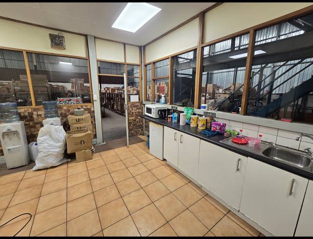 1,589M² FACTORY TO LET IN BOKSBURG EAST
